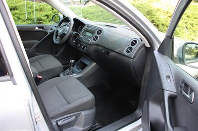 2012 Volkswagen Tiguan S 50K MILES   - Photo 14 - Shoreline, WA 98133