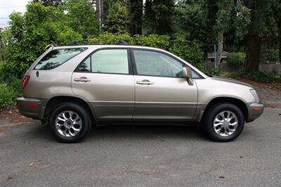 1999 Lexus RX 300   - Photo 12 - Shoreline, WA 98133