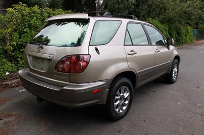 1999 Lexus RX 300   - Photo 3 - Shoreline, WA 98133