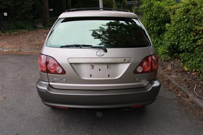 1999 Lexus RX 300   - Photo 11 - Shoreline, WA 98133