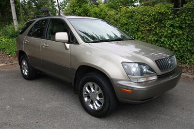 1999 Lexus RX 300   - Photo 2 - Shoreline, WA 98133