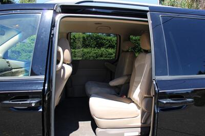 2012 Kia Sedona LX   - Photo 15 - Shoreline, WA 98133