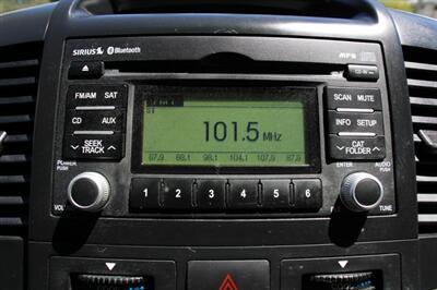 2012 Kia Sedona LX   - Photo 9 - Shoreline, WA 98133