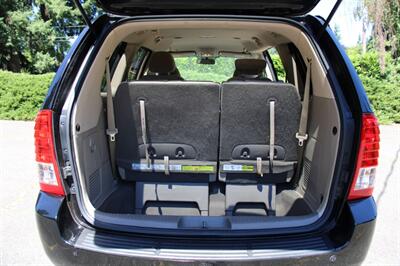 2012 Kia Sedona LX   - Photo 19 - Shoreline, WA 98133