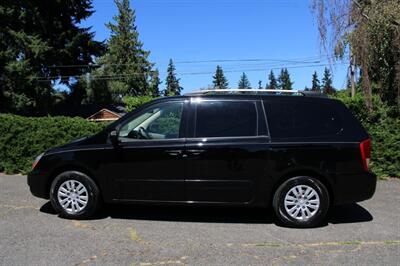 2012 Kia Sedona LX   - Photo 13 - Shoreline, WA 98133