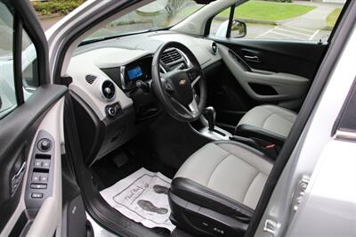 2015 Chevrolet Trax LTZ   - Photo 5 - Shoreline, WA 98133