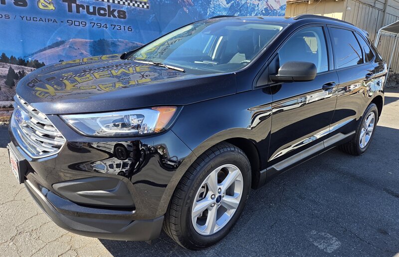 2022 Ford Edge SE  