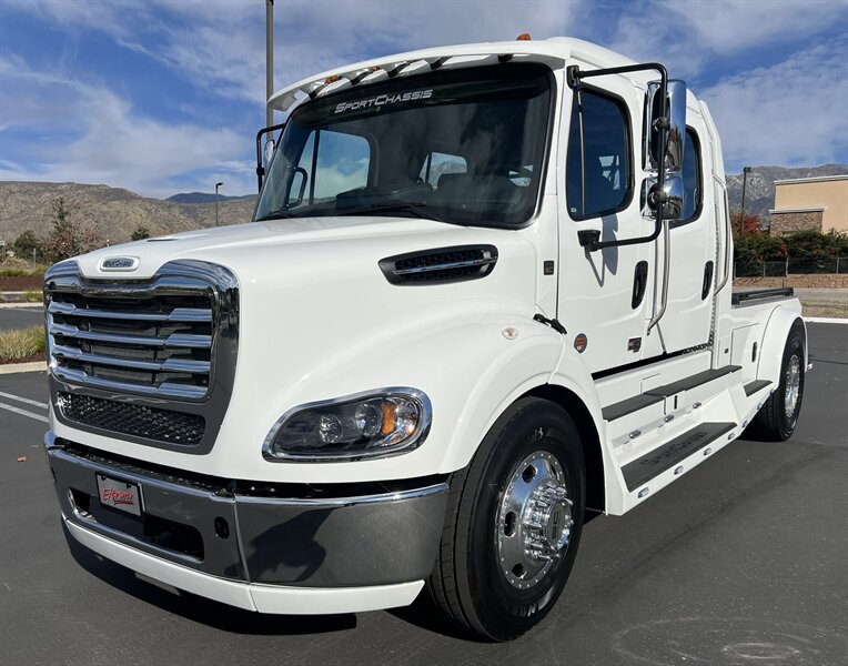 2026 Freightliner LH7 SPORTCHASSIS  LH7