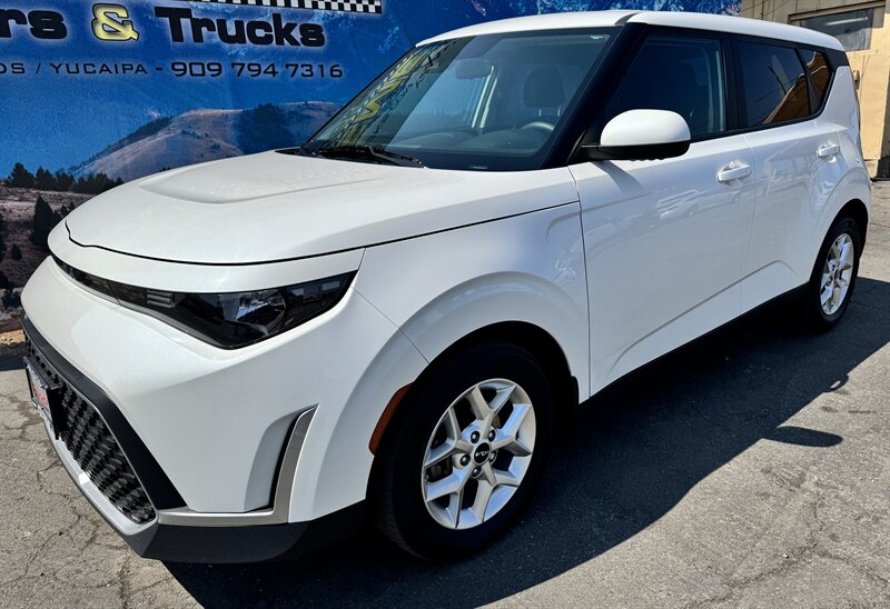 2023 Kia Soul LX  