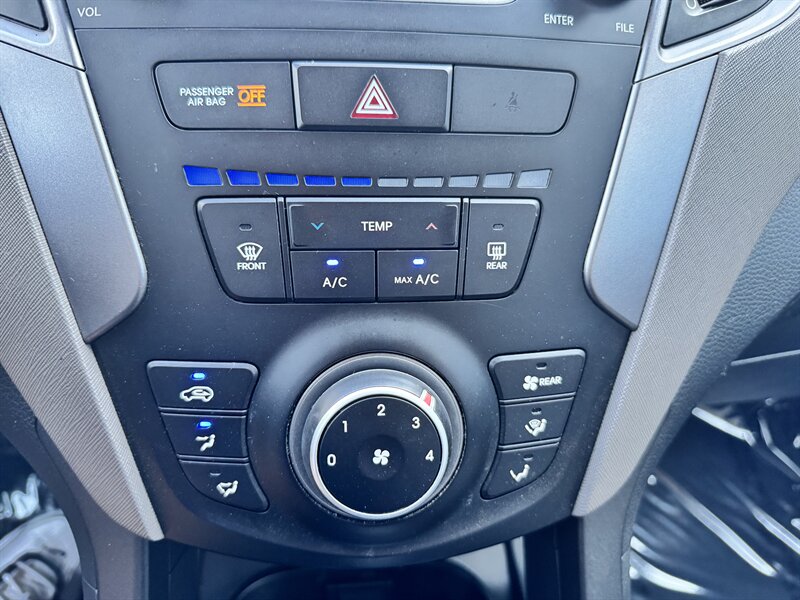 2016 Hyundai SANTA FE SE   - Photo 23 - Redlands, CA 92373