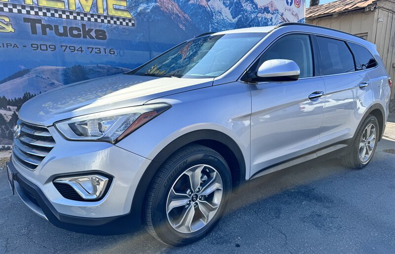 2016 Hyundai SANTA FE SE