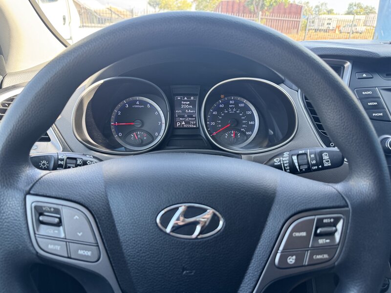 2016 Hyundai SANTA FE SE   - Photo 17 - Redlands, CA 92373
