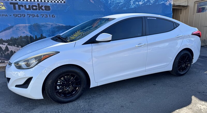 2015 Hyundai ELANTRA SE  