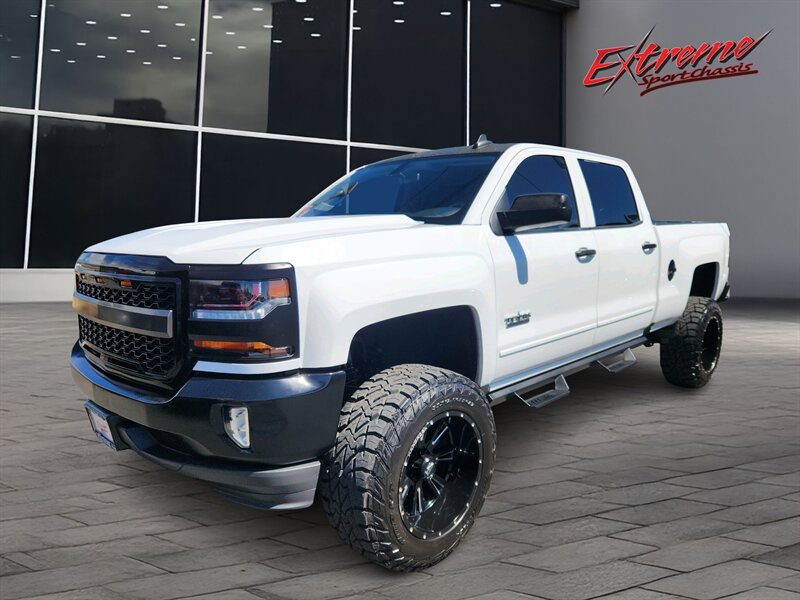 White 2017 Chevrolet Silverado 1500 LT Crew Cab RWD Pickup Truck 4X2 6-Speed Automatic