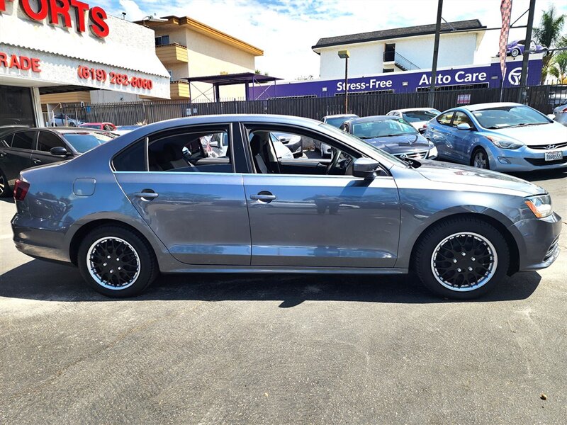 2017 Volkswagen Jetta 1.4T S photo 9
