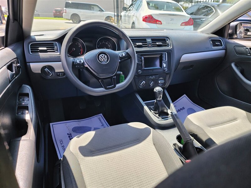 2017 Volkswagen Jetta 1.4T S photo 17