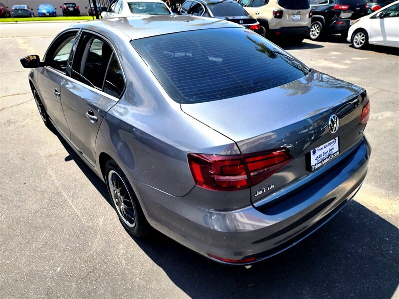 2017 Volkswagen Jetta 1.4T S photo 3