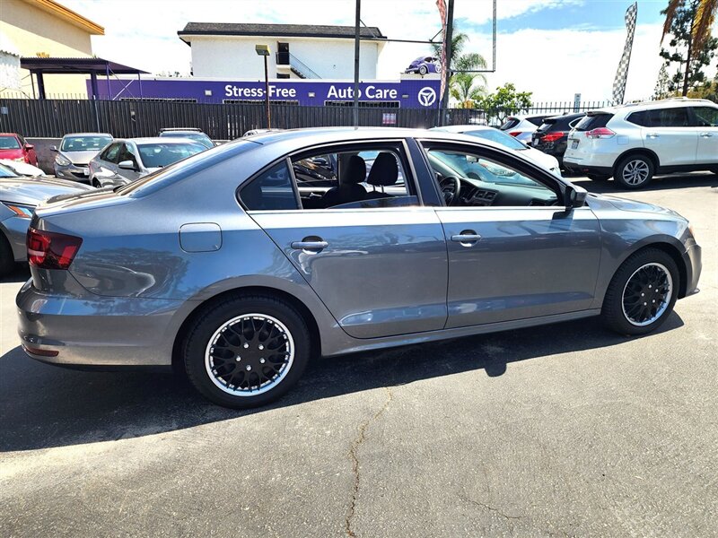 2017 Volkswagen Jetta 1.4T S photo 8