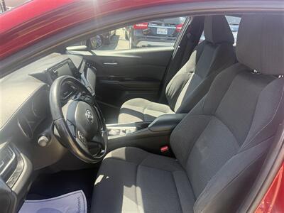 2018 Toyota C-HR XLE - Photo 6 - San Diego, CA 92120