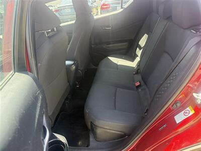 2018 Toyota C-HR XLE - Photo 7 - San Diego, CA 92120