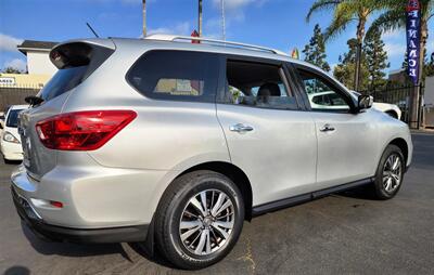 2018 Nissan Pathfinder S   - Photo 6 - San Diego, CA 92120