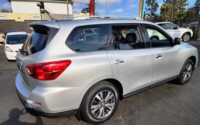 2018 Nissan Pathfinder S   - Photo 5 - San Diego, CA 92120