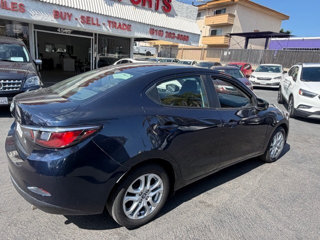 2017 Toyota Yaris iA  
