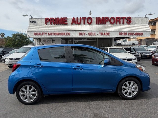 2016 Toyota Yaris 5-Door LE  