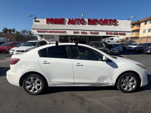 2013 Mazda Mazda3 i Sport  