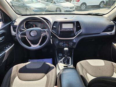 2018 Jeep Cherokee Latitude   - Photo 27 - San Diego, CA 92120