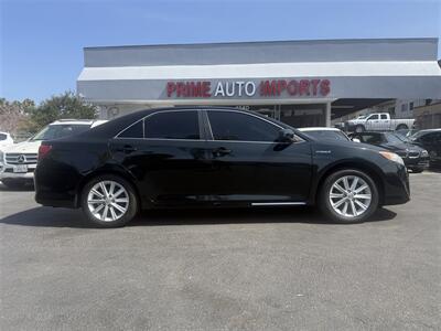 2013 Toyota Camry Hybrid XLE Sedan