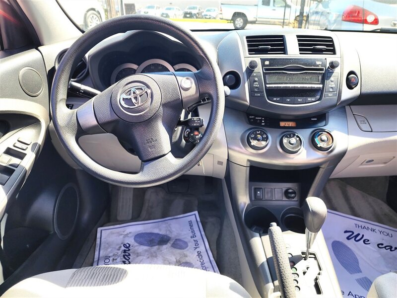 2011 Toyota RAV4 photo 17