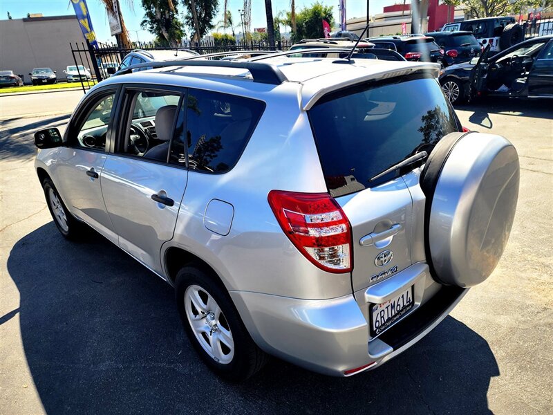 2011 Toyota RAV4 photo 11