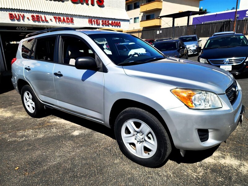 2011 Toyota RAV4 photo 3
