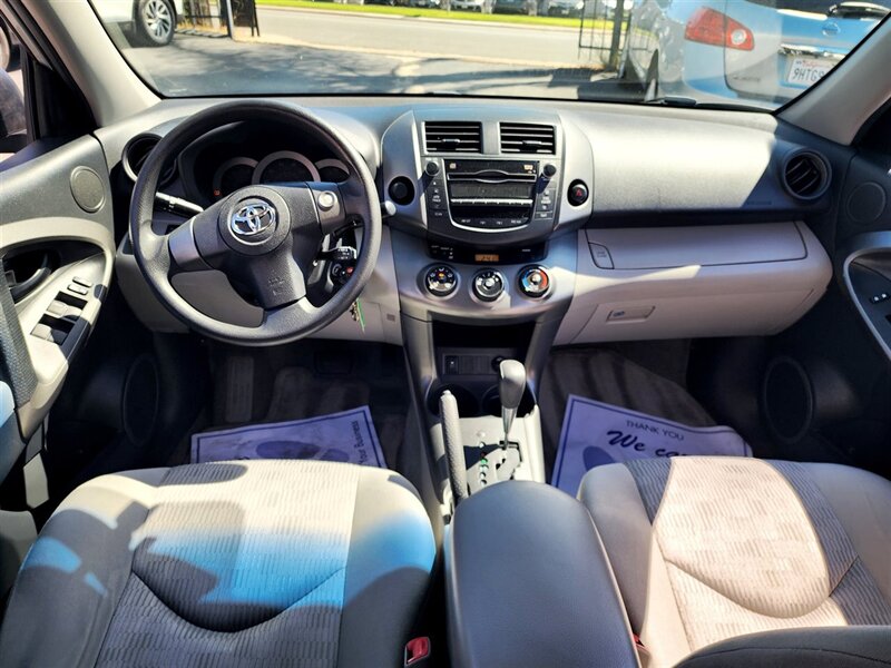 2011 Toyota RAV4 photo 16