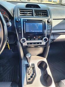 2014 Toyota Camry SE   - Photo 17 - San Diego, CA 92120