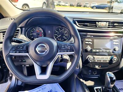 2017 Nissan Rogue S   - Photo 19 - San Diego, CA 92120