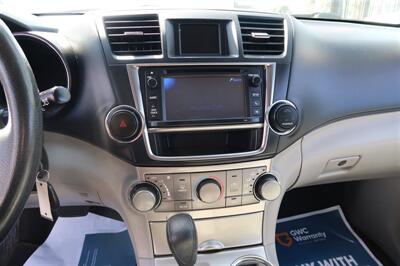 2013 Toyota Highlander Plus - Photo 8 - San Diego, CA 92120