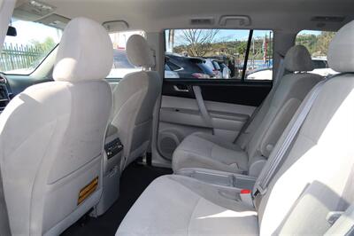 2013 Toyota Highlander Plus - Photo 10 - San Diego, CA 92120