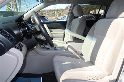 2013 Toyota Highlander Plus - Photo 5 - San Diego, CA 92120