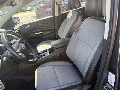 2017 Ford Escape SE   - Photo 9 - San Diego, CA 92120