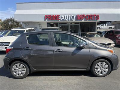 2012 Toyota Yaris 5-Door LE Hatchback
