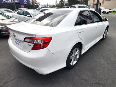 2014 Toyota Camry SE   - Photo 2 - San Diego, CA 92120