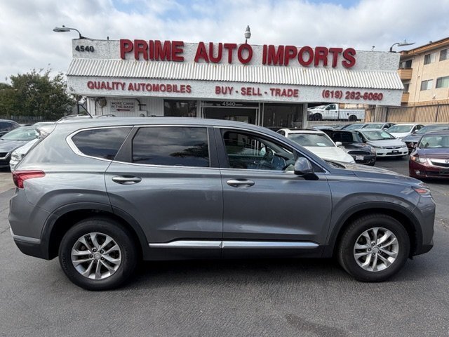 2019 Hyundai Santa Fe SE 2.4's photo