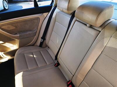 2010 Volkswagen Jetta Limited Edition PZEV   - Photo 15 - San Diego, CA 92120