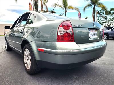 2001 Volkswagen Passat GLS 1.8T   - Photo 2 - San Diego, CA 92120
