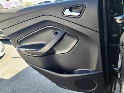 2013 Ford Escape SE   - Photo 23 - San Diego, CA 92120