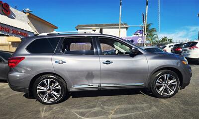 2017 Nissan Pathfinder Platinum   - Photo 12 - San Diego, CA 92120