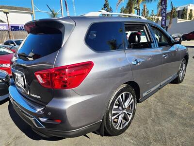 2017 Nissan Pathfinder Platinum   - Photo 18 - San Diego, CA 92120