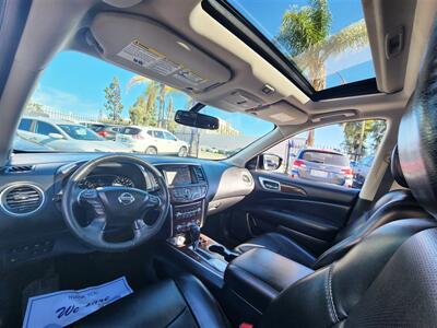 2017 Nissan Pathfinder Platinum   - Photo 28 - San Diego, CA 92120
